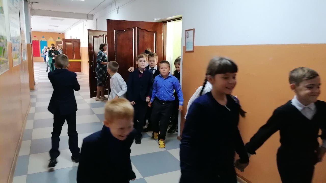 В Болгарской первой школе прошла учебная эвакуация