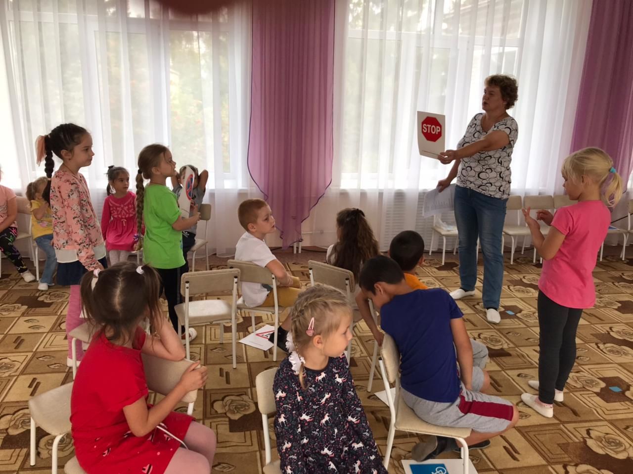 Для воспитанников детского сада «Солнышко» провели открытое занятие «Школа Сфетофора»