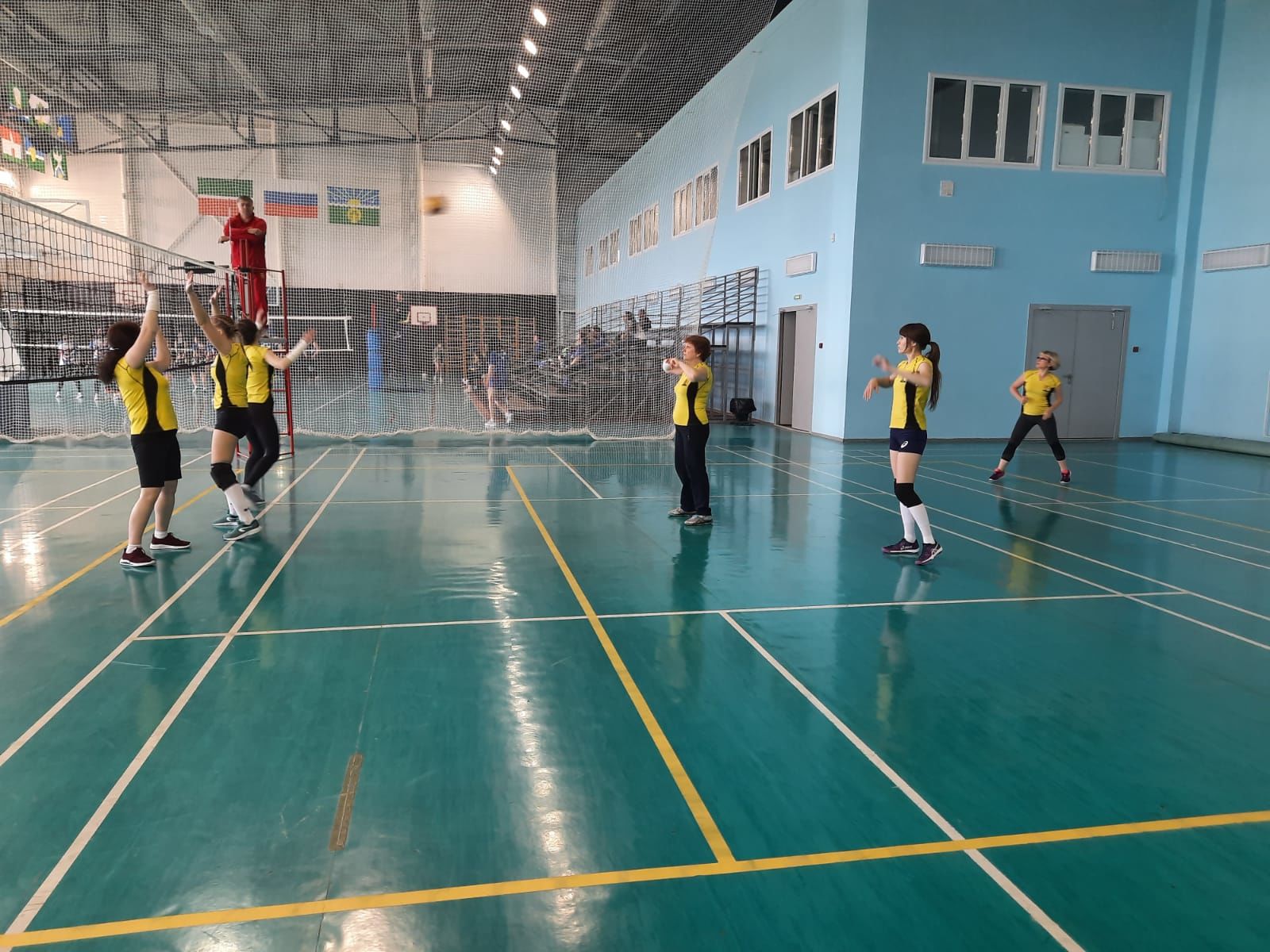 Муниципальные служащие Спасского района приняли участие в спартакиаде по волейболу
