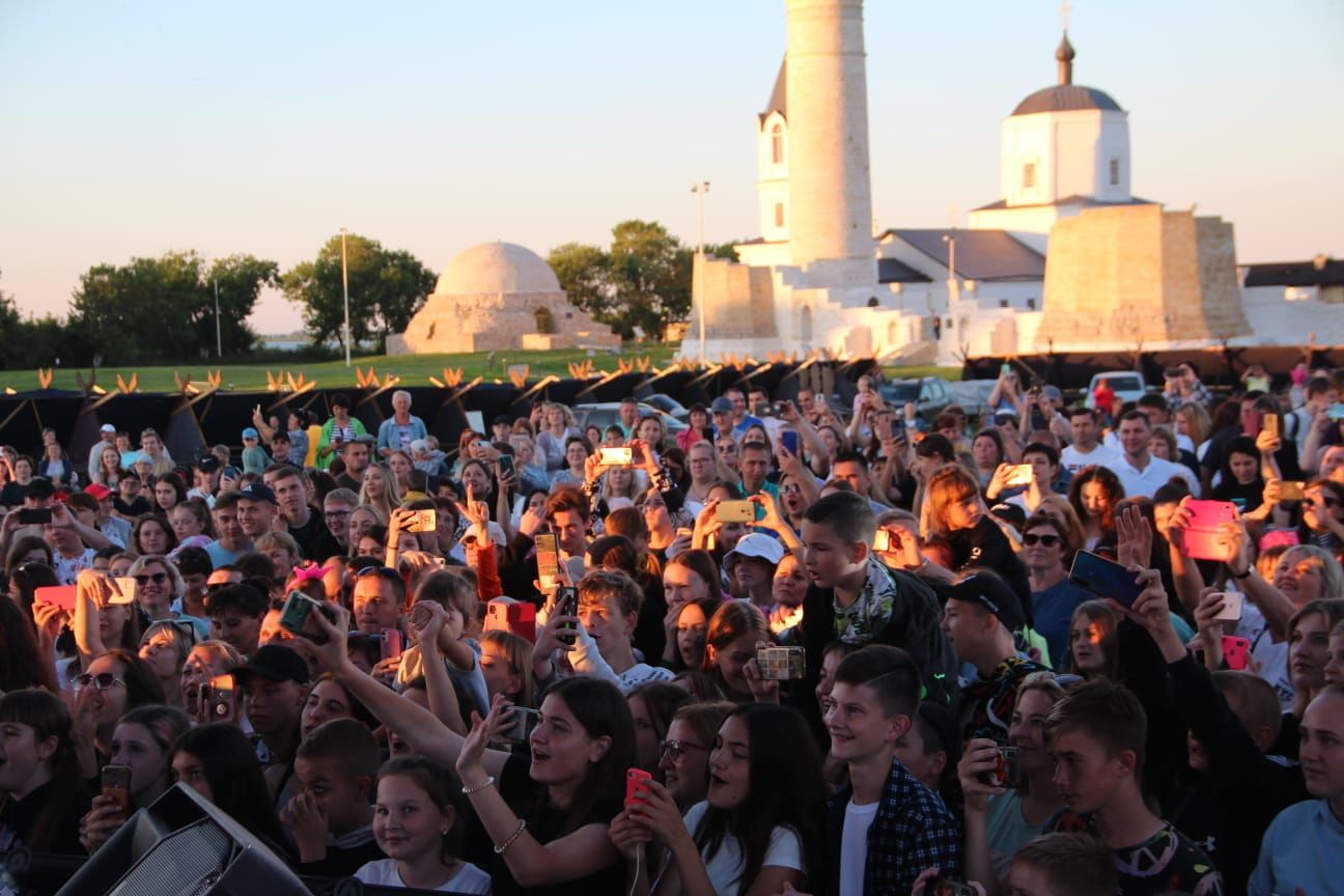 Первый день фестиваля "Ага-Базар" завершился праздничным концертом (ФОТОРЕПОРТАЖ)
