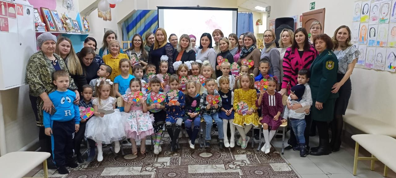 В Доме детского творчества прошло мероприятие ко Дню матери