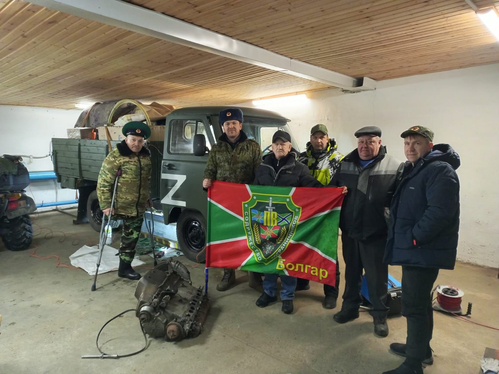В Татарстане автомобиль с гуманитарным грузом бойцам СВО сломался по дороге