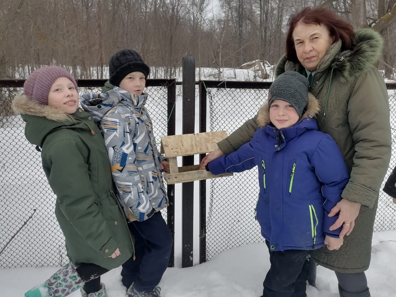 Трёхозёрские школьники приняли участие в экологической акции «Каждой пичужке - наша кормушка»
