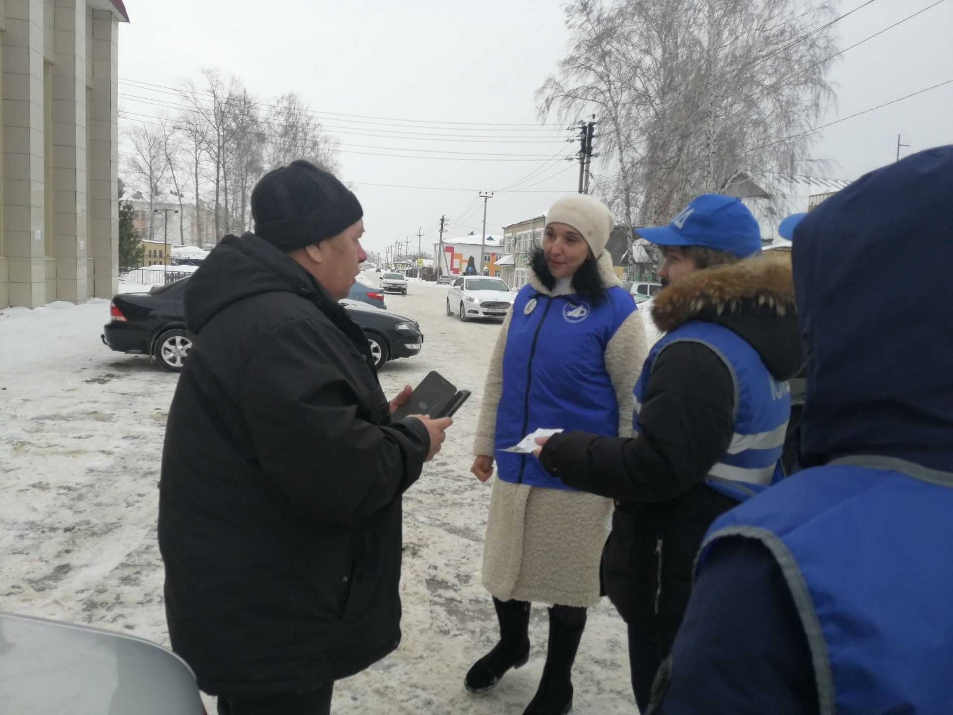 ЮИДовцы санаторной школы-интерната совместно с ГИБДД Спасского района провели акцию «Стань заметней!»