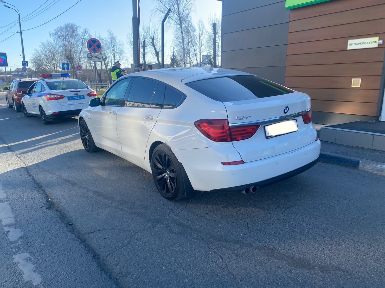 За 69 нарушений ПДД на дороге мужчина лишился BMW