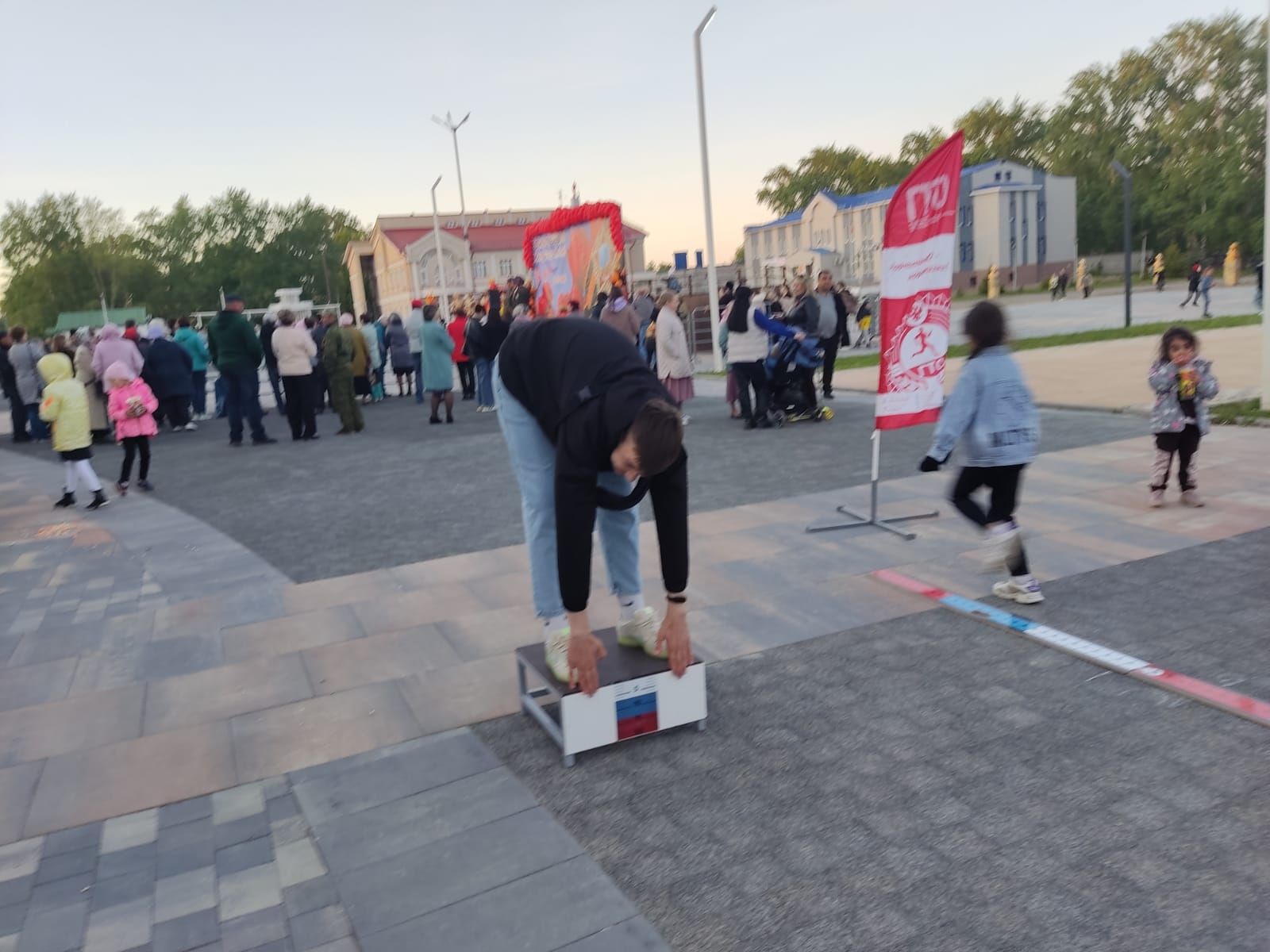 В честь Дня Победы на центральной площади Болгара работала мобильная площадка ГТО