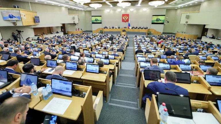 Госдума приняла закон о запрете операций по смене пола