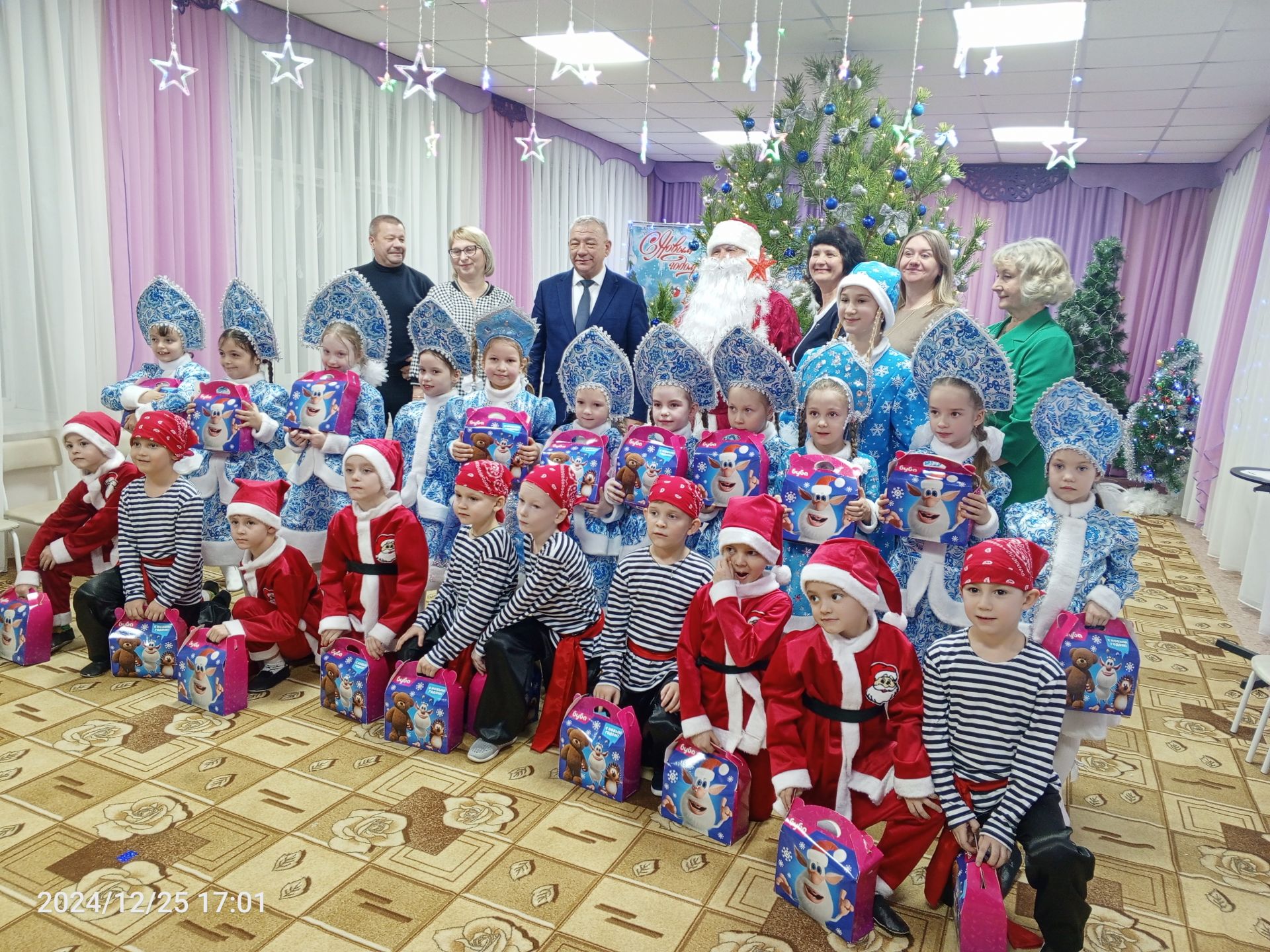 Глава района посетил новогодний праздник в детском саду «Солнышко» (ФОТОРЕПОРТАЖ)