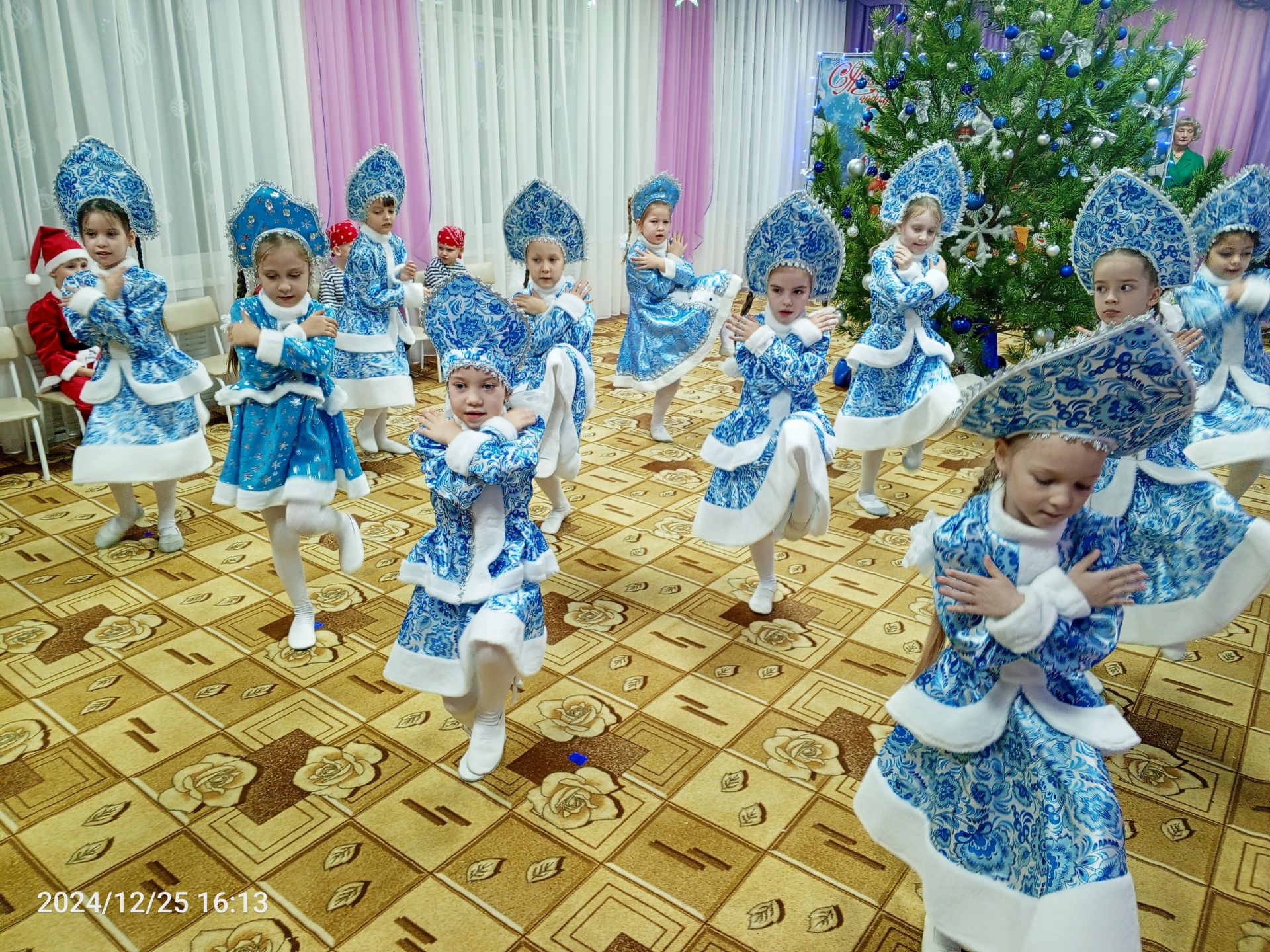 Глава района посетил новогодний праздник в детском саду «Солнышко» (ФОТОРЕПОРТАЖ)