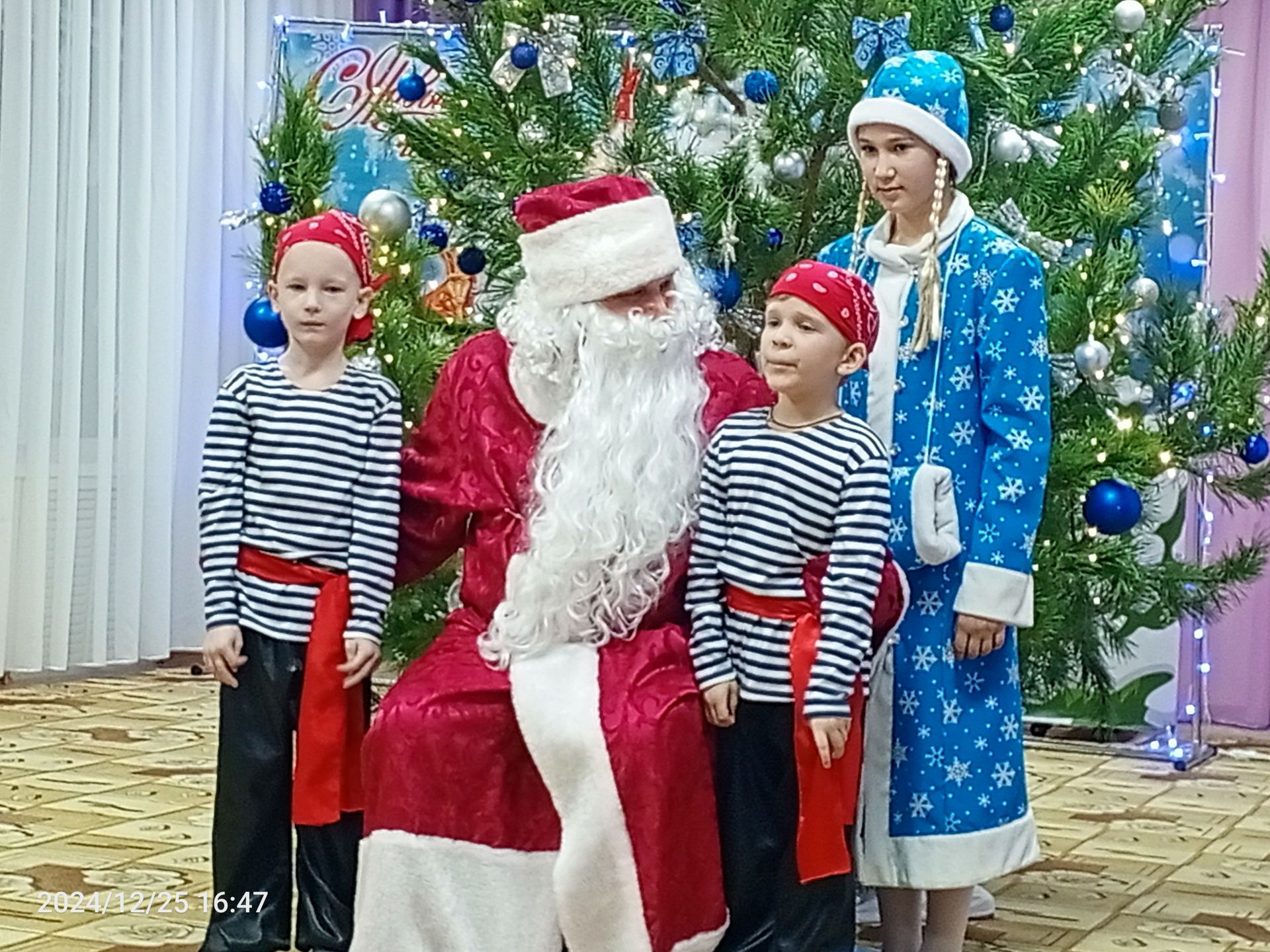 Глава района посетил новогодний праздник в детском саду «Солнышко» (ФОТОРЕПОРТАЖ)