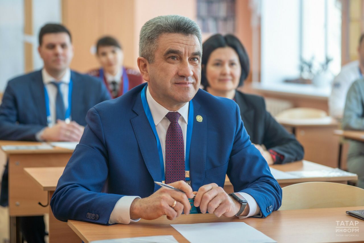 Министр образования Татарстана выступит в прямом эфире
