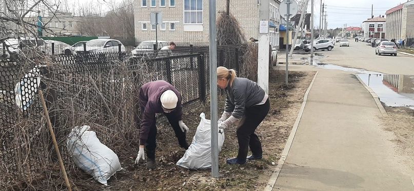 В Болгаре проходят субботники