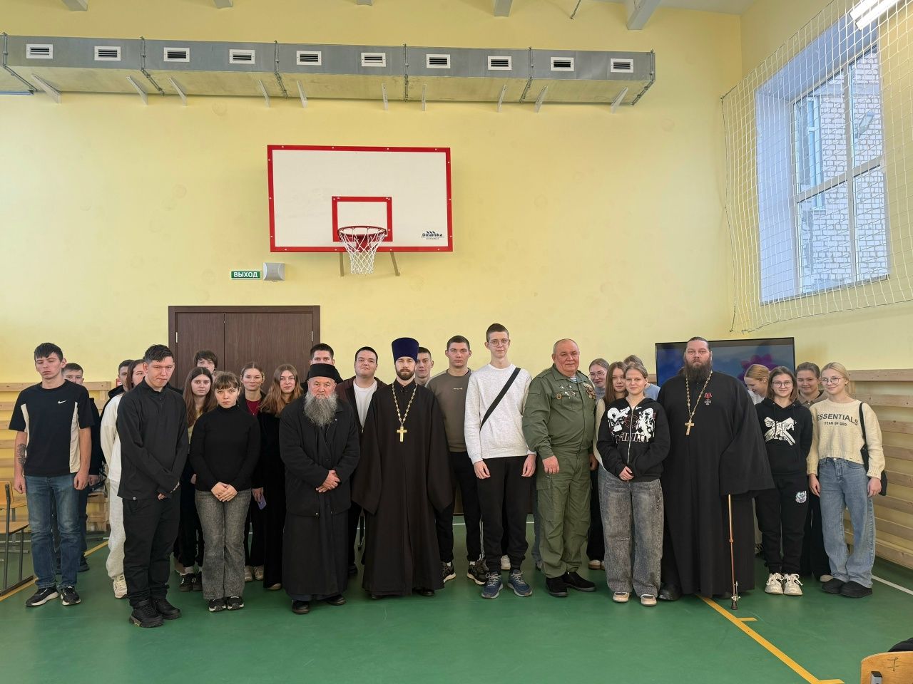 В Спасском техникуме прошла встреча с ветеранами боевых действий и представителями конфессий