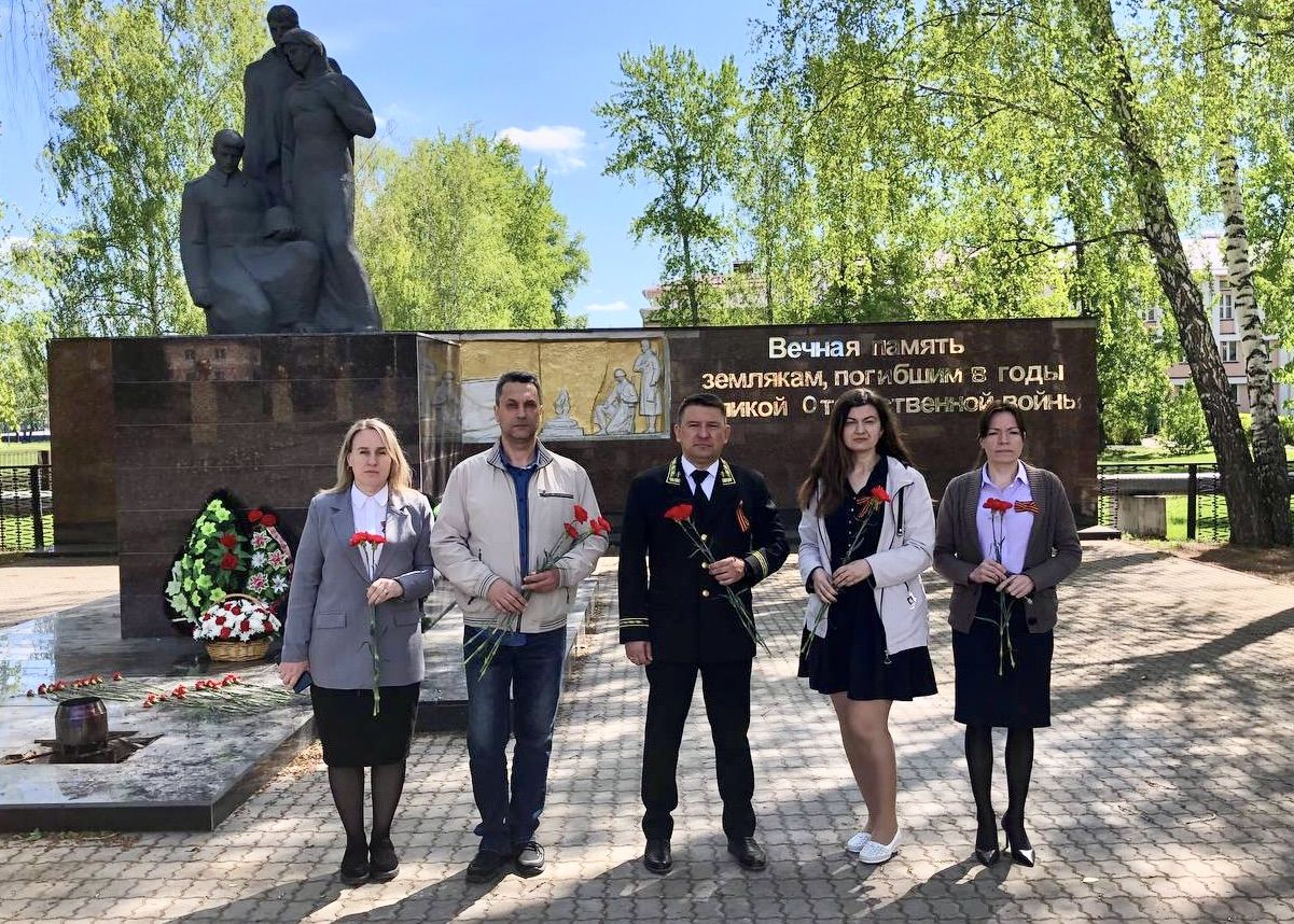 Сотрудники Спасского райсуда почтили память Героев Великой Отечественной войны