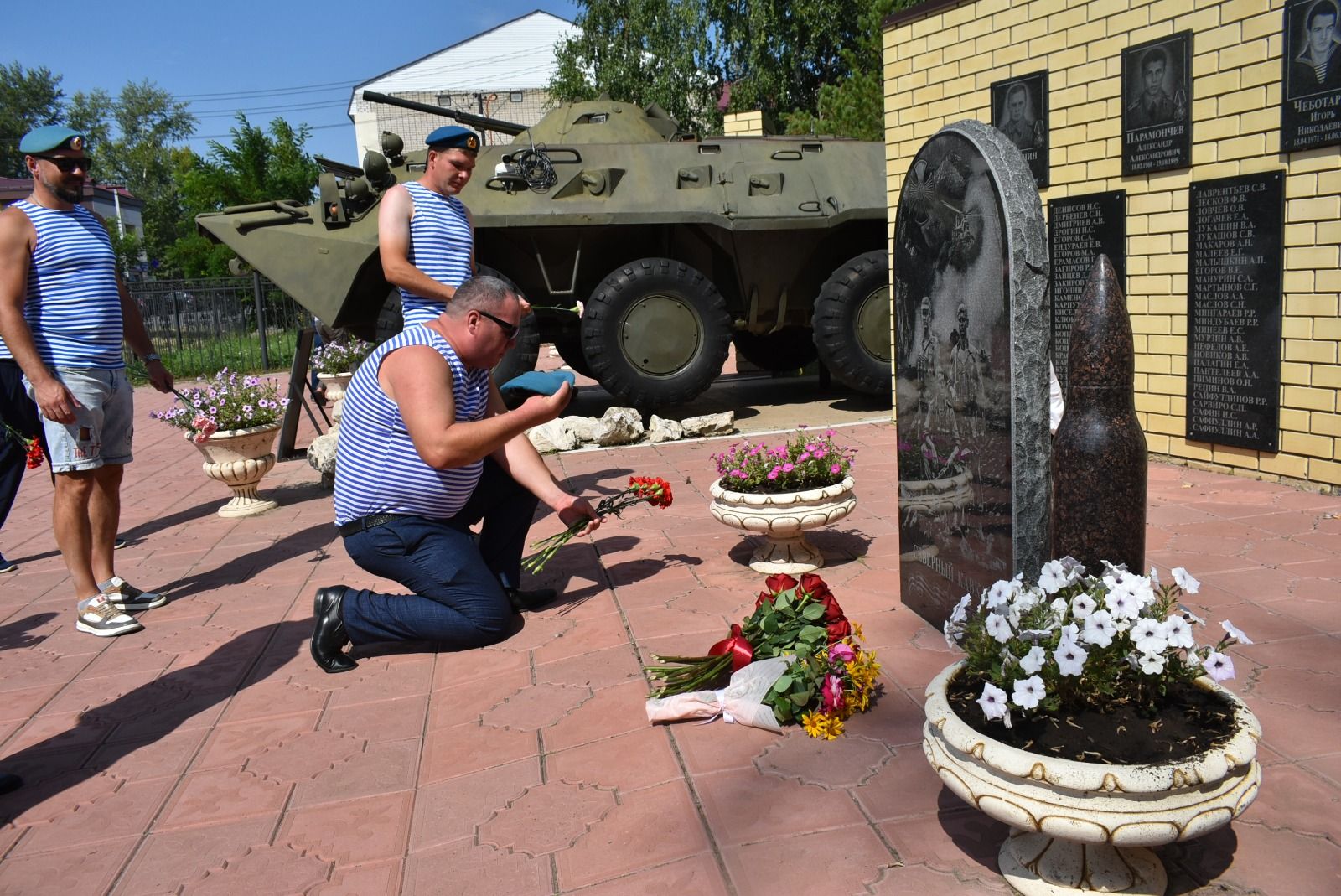 95-летие «крылатой пехоты» отметили в Болгаре