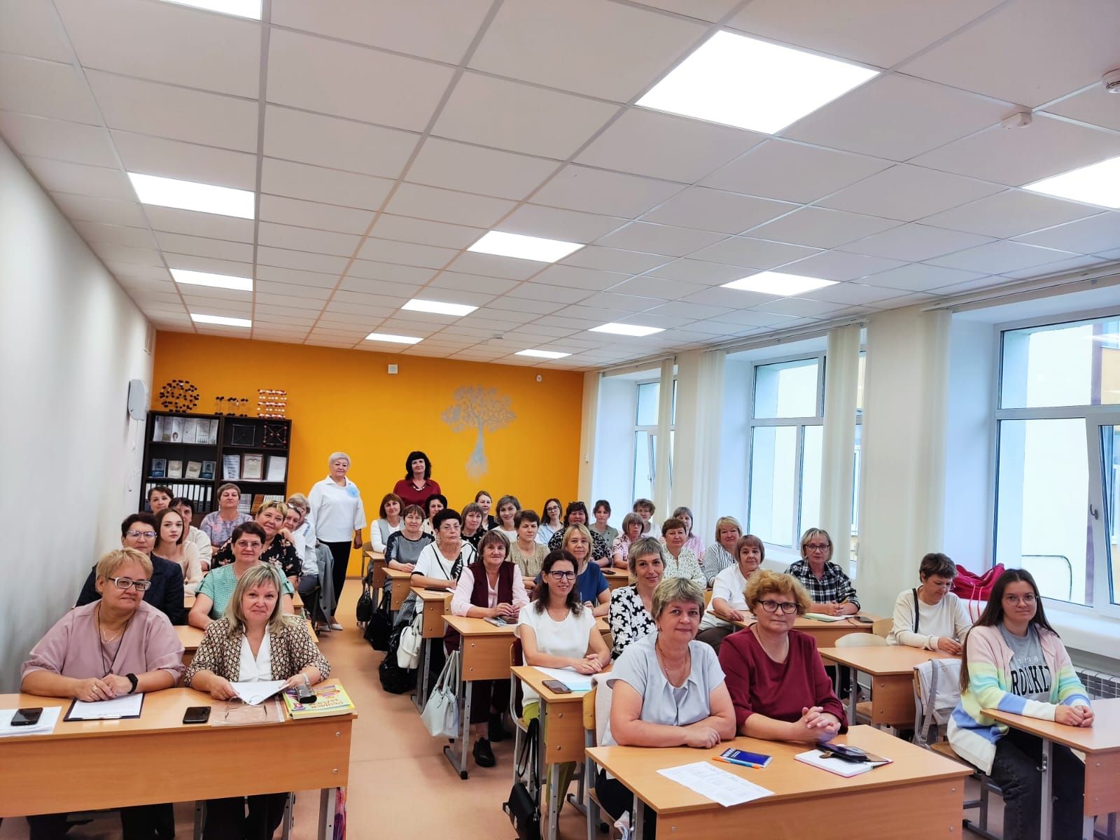 В первой средней школе Болгара прошло совещание учителей начальных классов