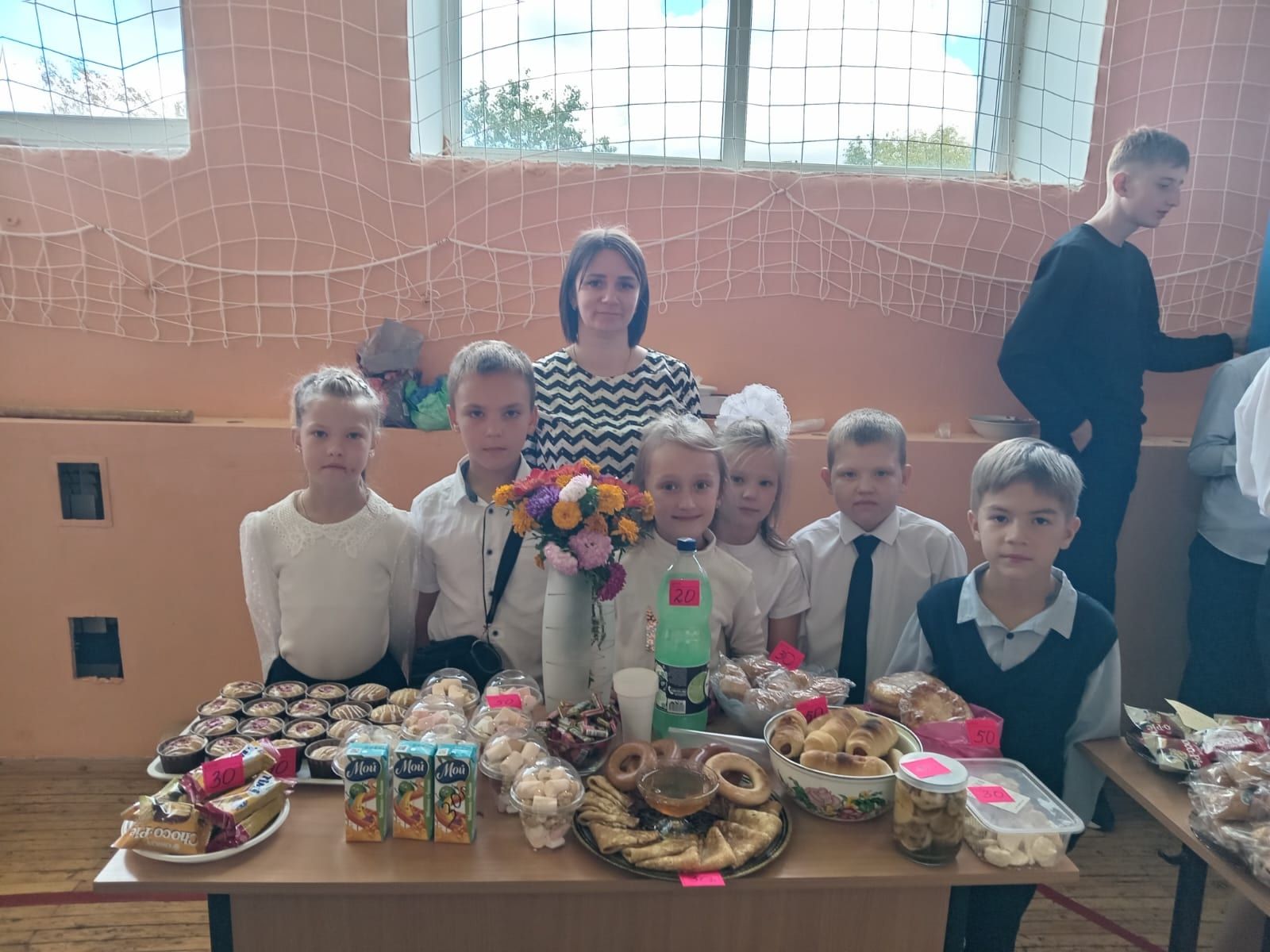 В Полянской школе Спасского района прошла благотворительная ярмарка