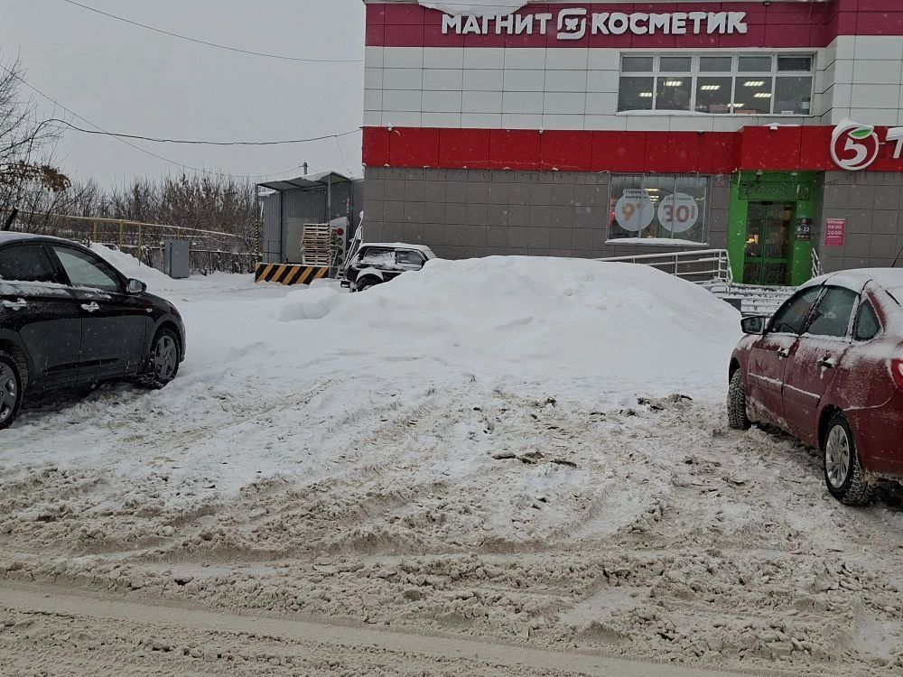 Глава Спасского района призвал бизнес к уборке снега у магазинов
