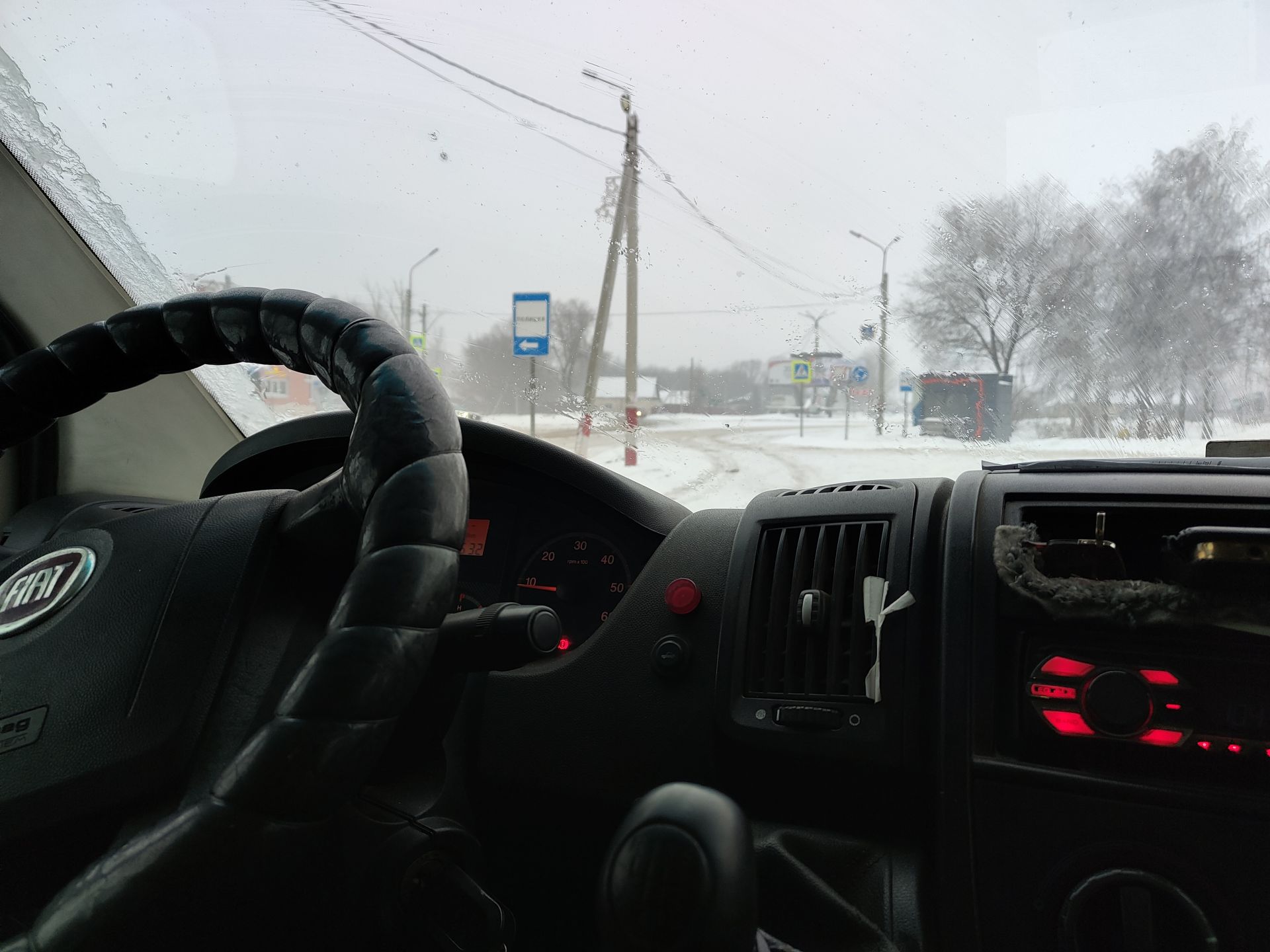 Татарстан закрыл часть трасс для грузовиков и автобусов из-за сильной метели