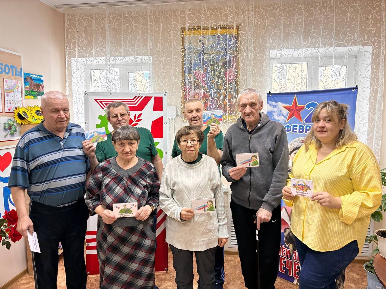 Жители Спасского ДИПИ написали письма для земляков на СВО