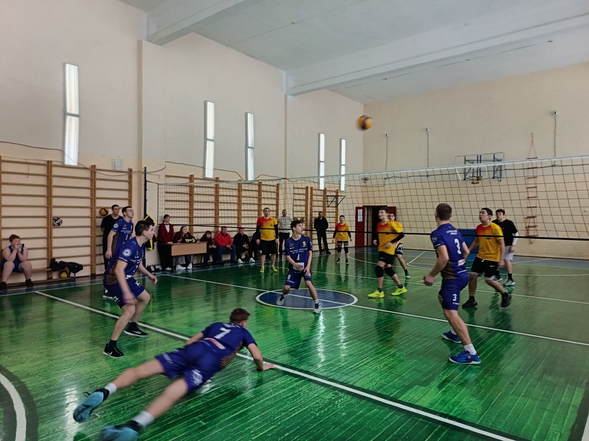 В Болгаре прошёл муниципальный этап юношеской волейбольной лиги