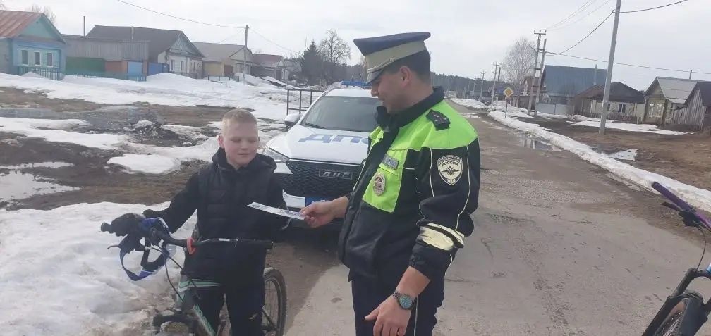 В Спасском районе автоинспекторы напомнили пешеходам о безопасности на дорогах