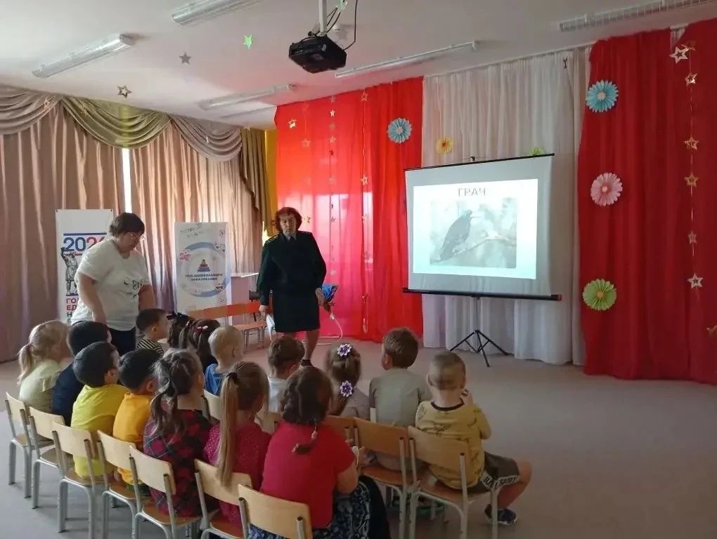 Специалисты заказника «Спасский» провели уроки ко Дню птиц в Нурлатском и Алексеевском районах