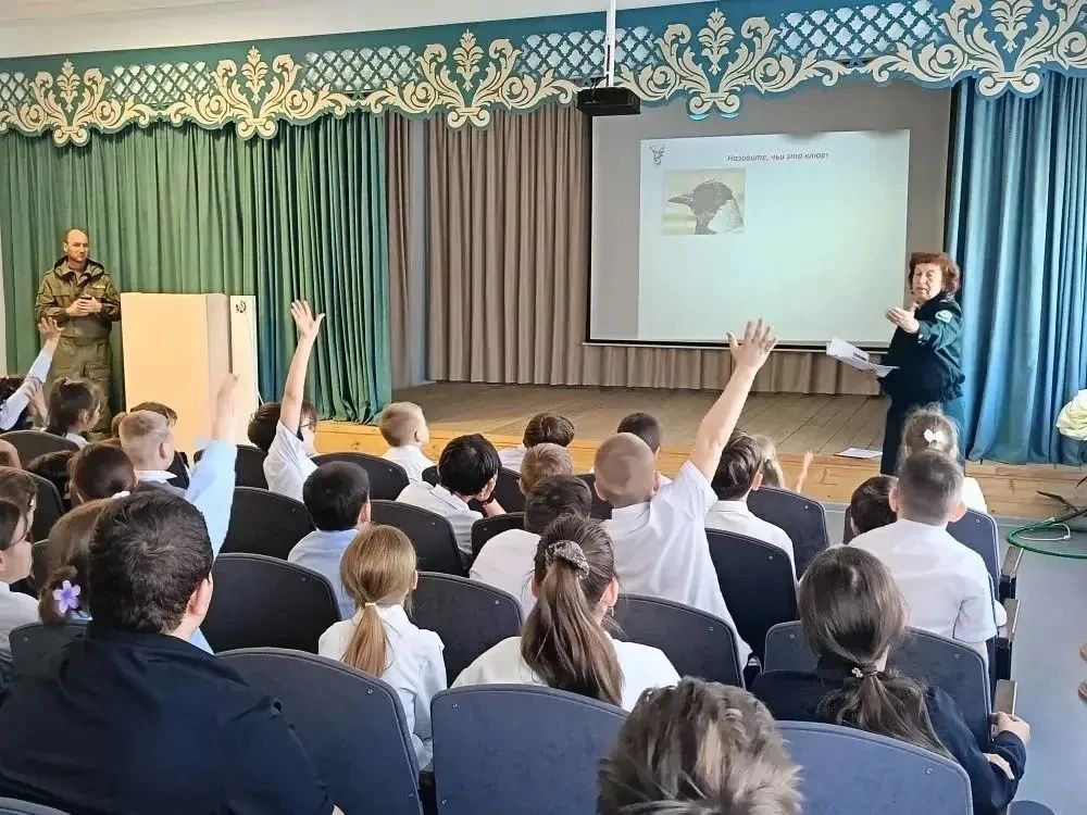 Специалисты заказника «Спасский» провели уроки ко Дню птиц в Нурлатском и Алексеевском районах