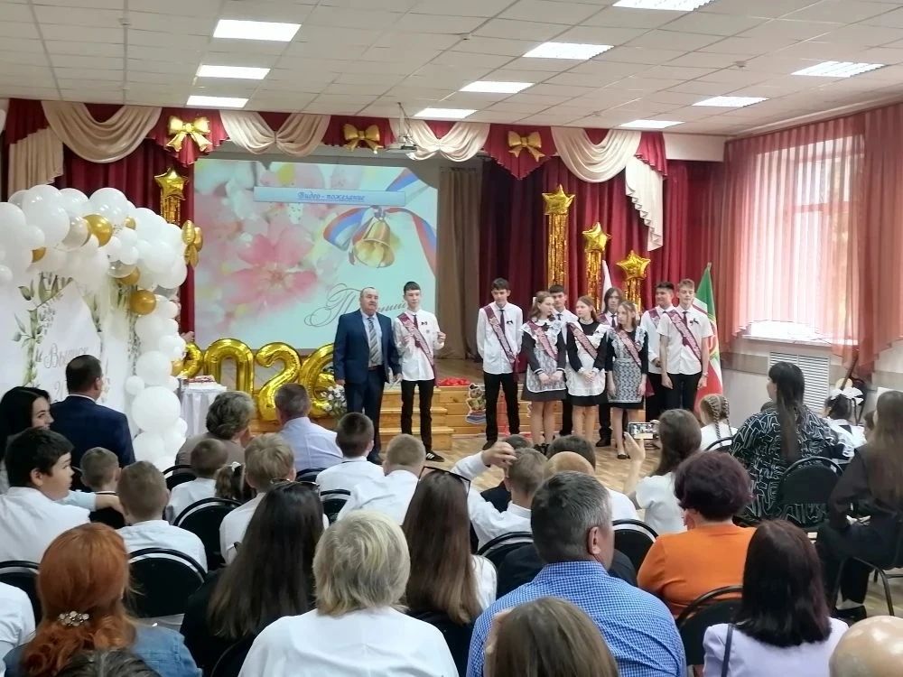 Выпускникам Спасского района  вручили знаки ГТО на последнем звонке