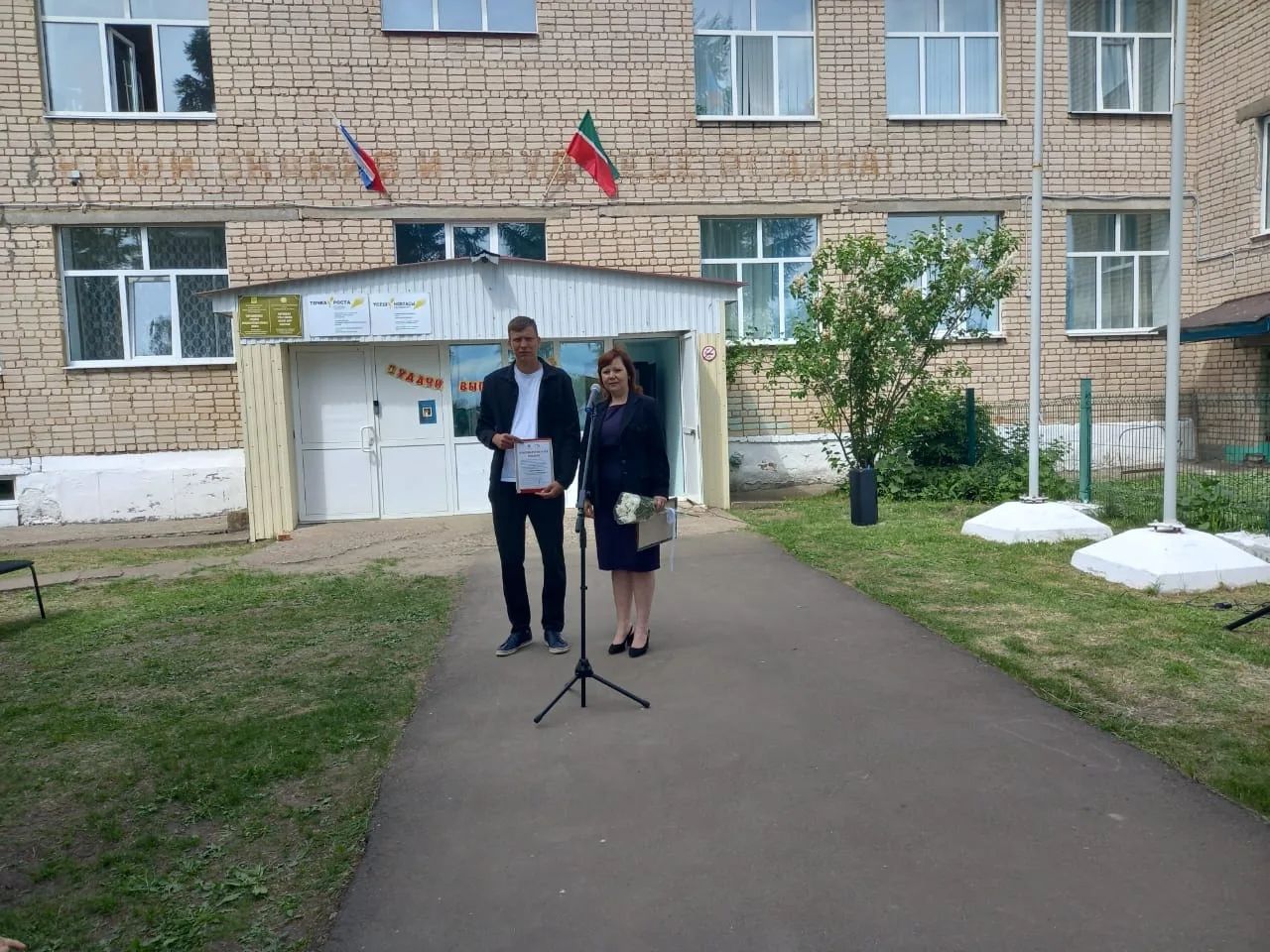 Ученики и педагоги Трёхозёрской и Бураковской школ Спасского района получили знаки ГТО