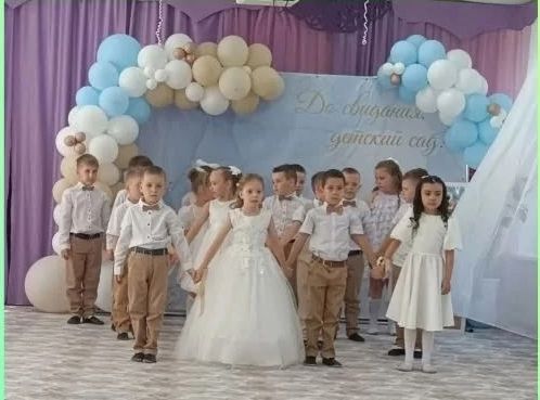 110 выпускников детских садов Спасского района попрощались с дошкольным детством