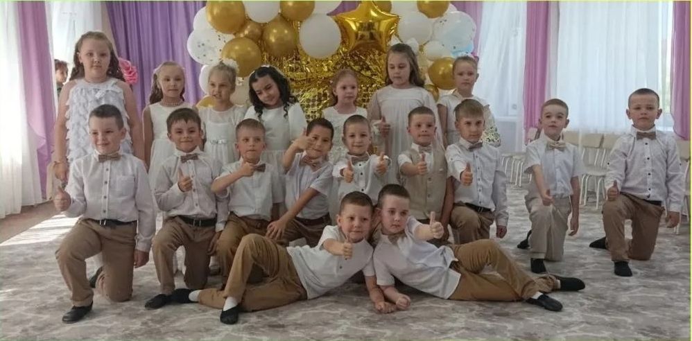 110 выпускников детских садов Спасского района попрощались с дошкольным детством