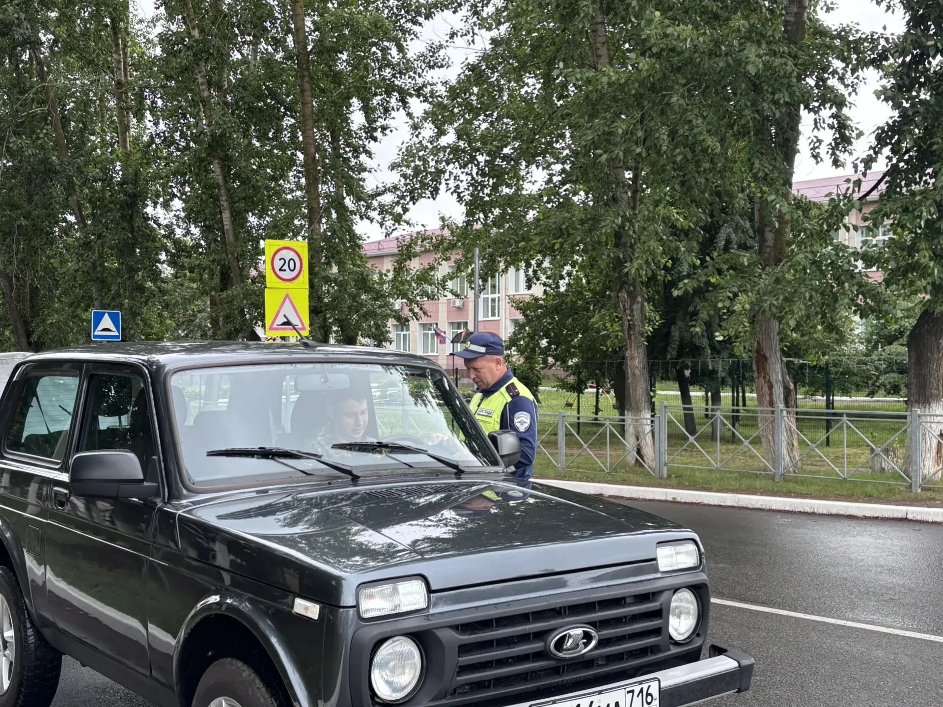 На улице Советской в Болгаре проверили более 60 машин