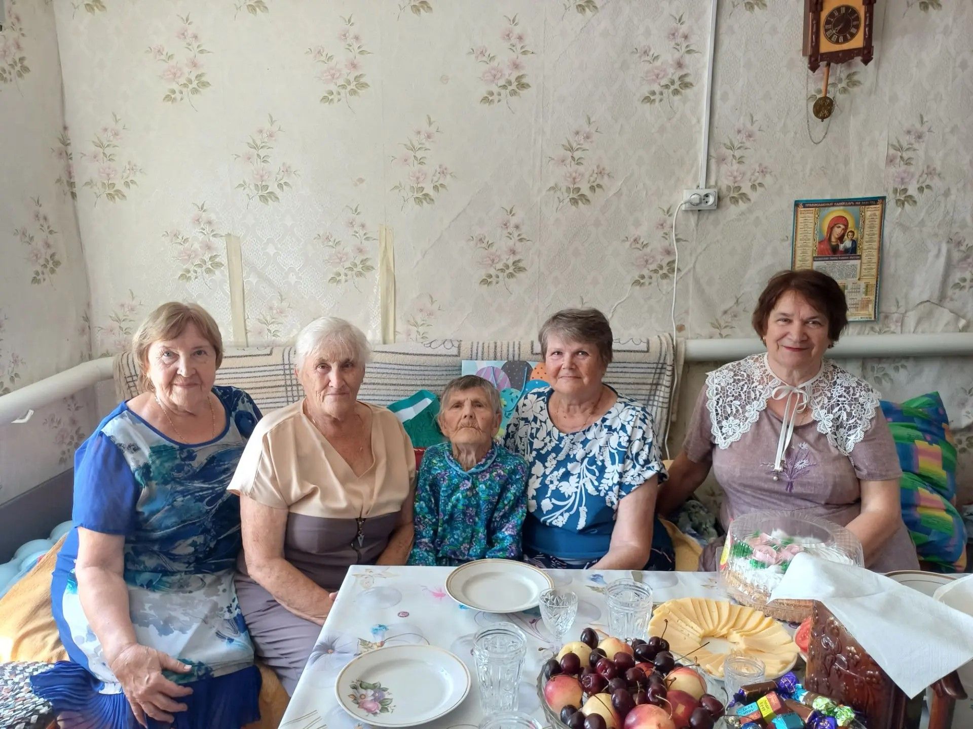 В селе Бураково поздравили с юбилеем ветерана труда