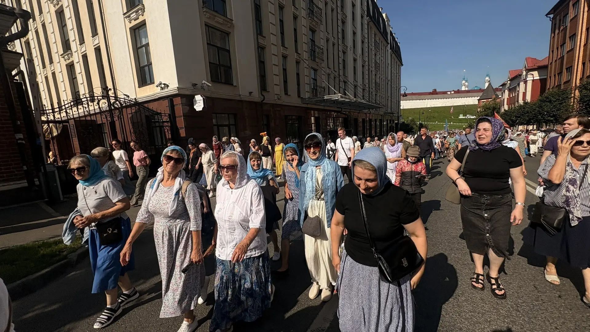 Прихожане Спасского района присоединились к крестному ходу в Казани