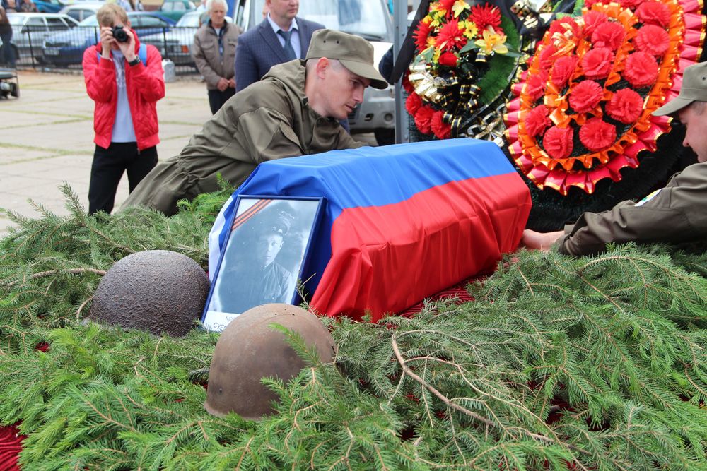 Перезахоронению останков красноармейца Петра Ильича Сусликова