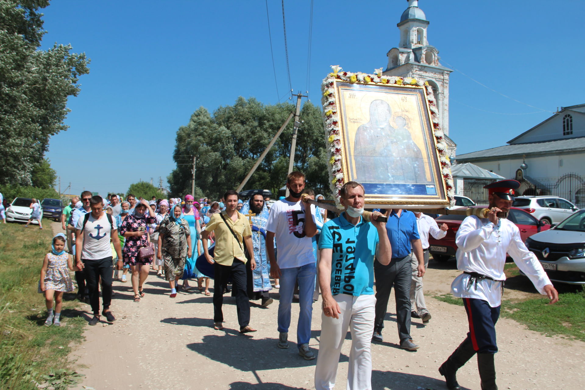 Крестный ход в селе Три Озера