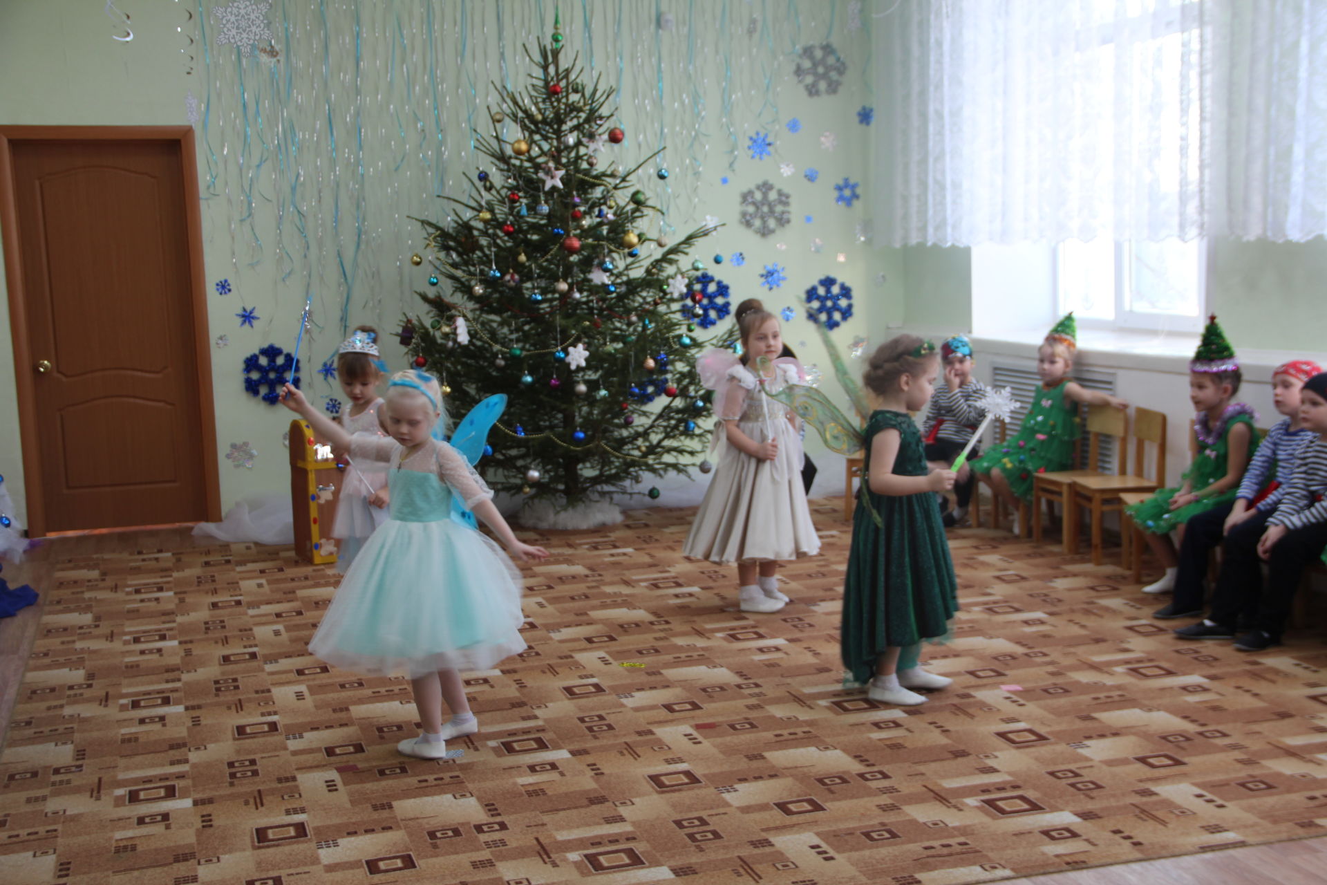 Новогодний утренник в детском садике "Колосок"