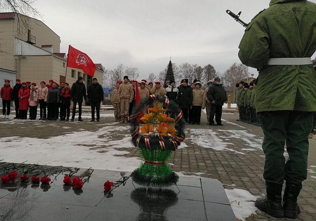В Спасском районе состоялся митинг памяти ко Дню неизвестного солдата