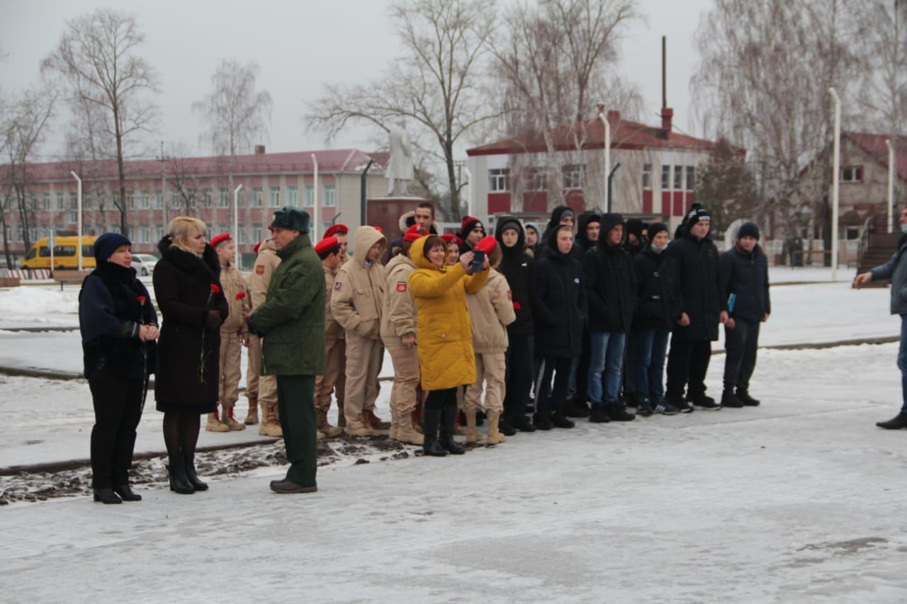 В Болгаре прошёл митинг ко Дню Героев Отечества 