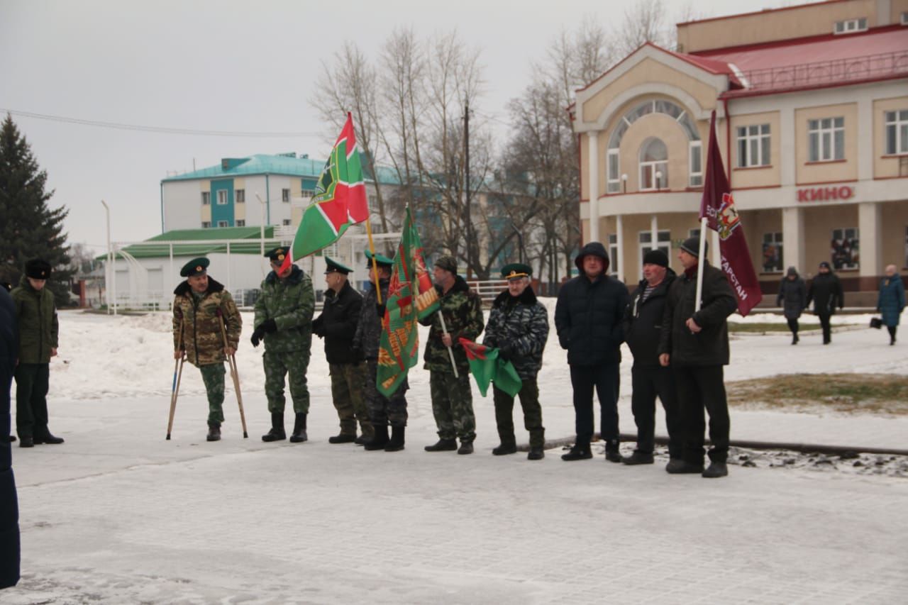 В Болгаре прошёл митинг ко Дню Героев Отечества 