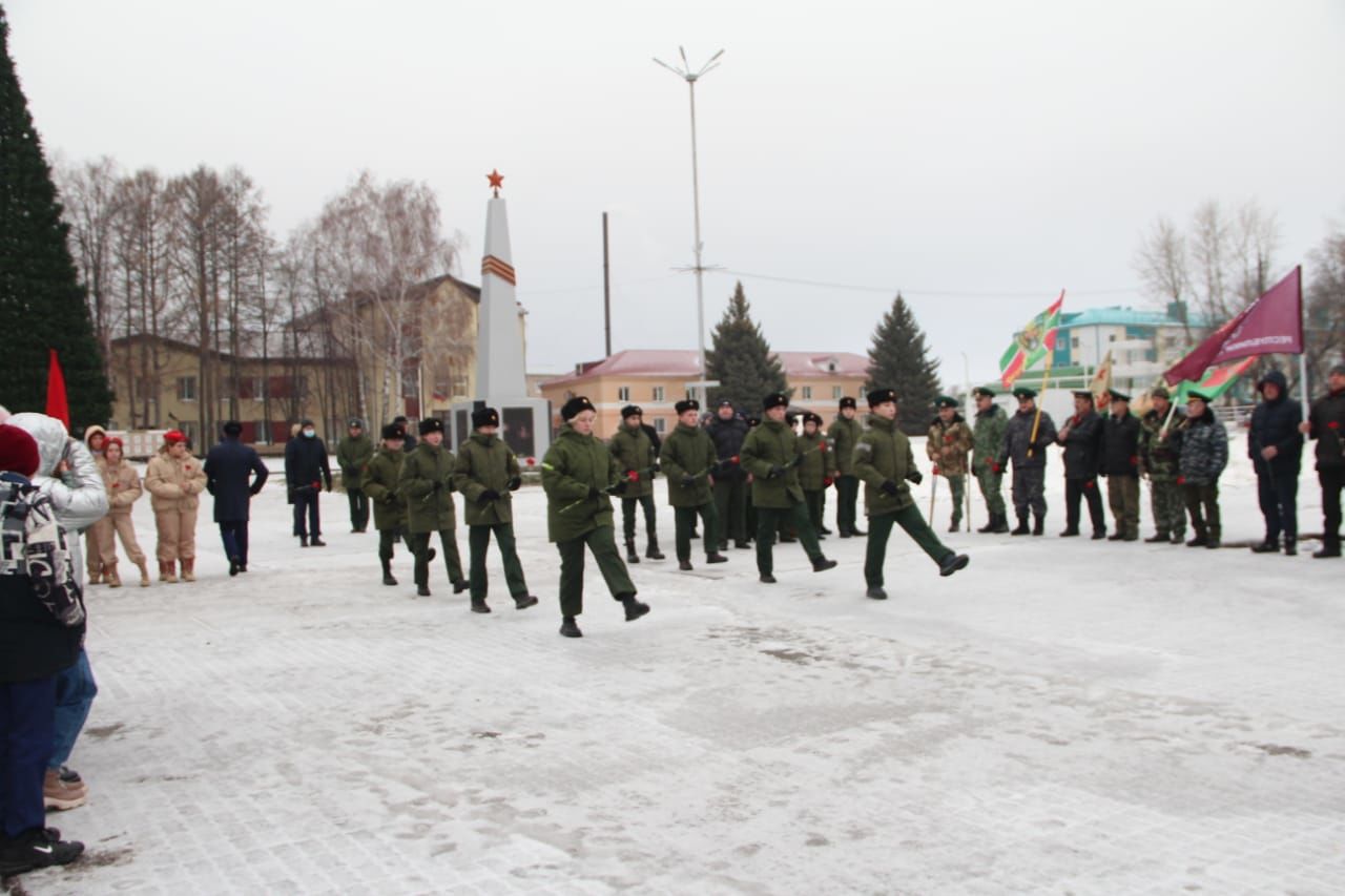 В Болгаре прошёл митинг ко Дню Героев Отечества 