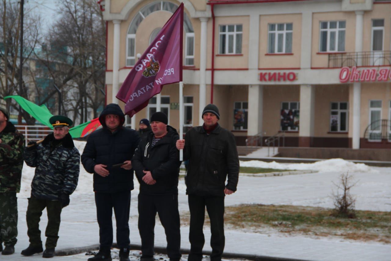 В Болгаре прошёл митинг ко Дню Героев Отечества 