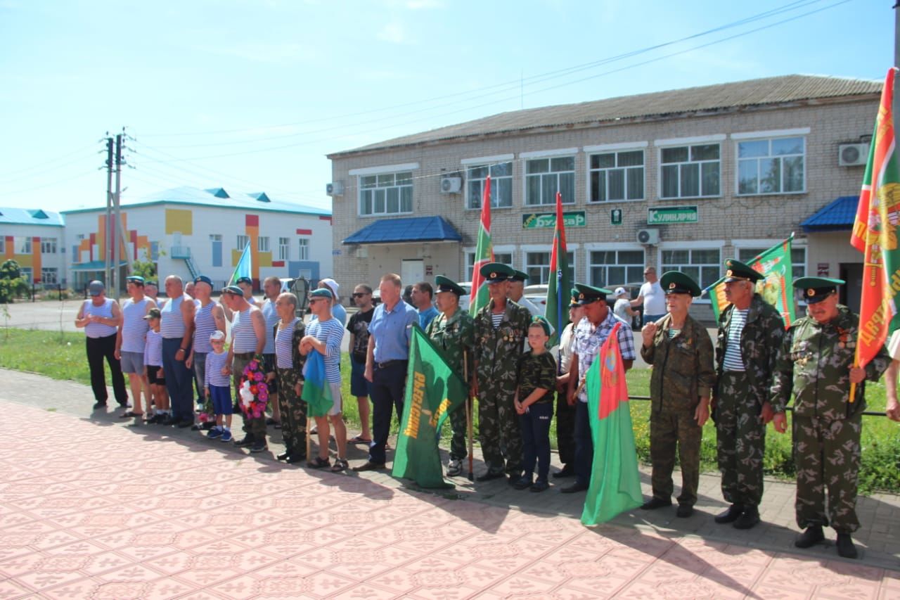 "Крылатая пехота" отметила день ВДВ в Болгаре