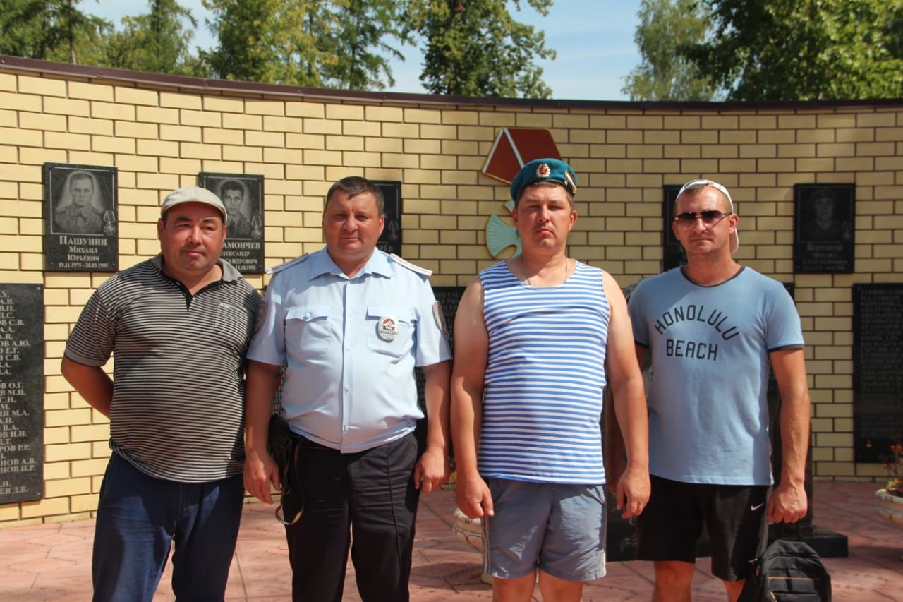 "Крылатая пехота" отметила день ВДВ в Болгаре