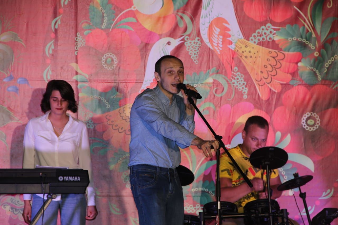 В селе Три Озера Спасского района прошёл концерт ансамбля «Славяне»