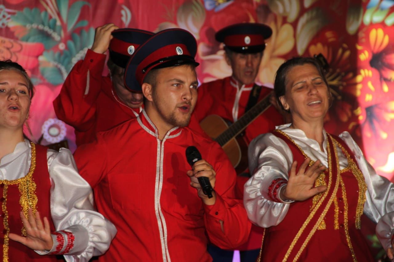 В селе Три Озера Спасского района прошёл концерт ансамбля «Славяне»