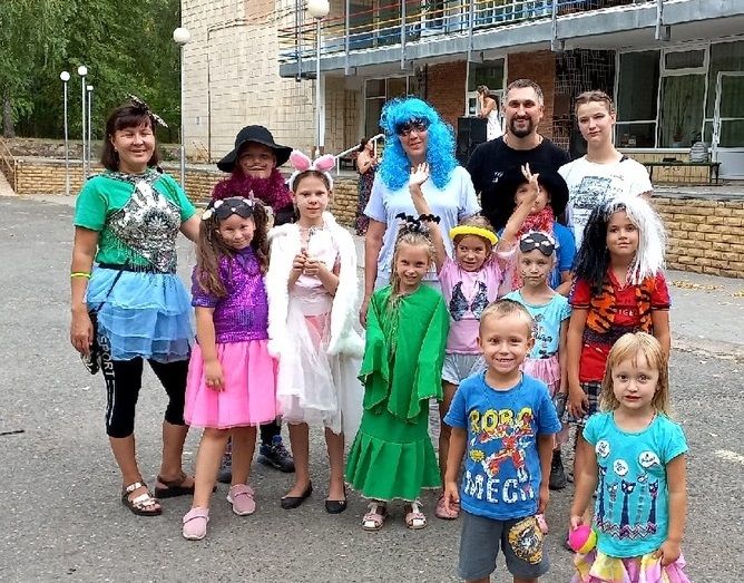 Замещающие семьи Спасского района активно проводят летние каникулы в лагере «Звездный»