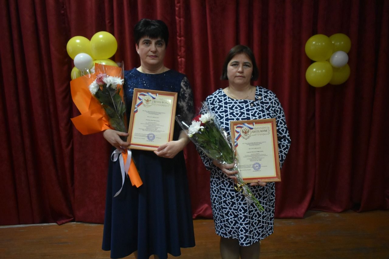 В Болгаре наградили лучших учителей и воспитателей