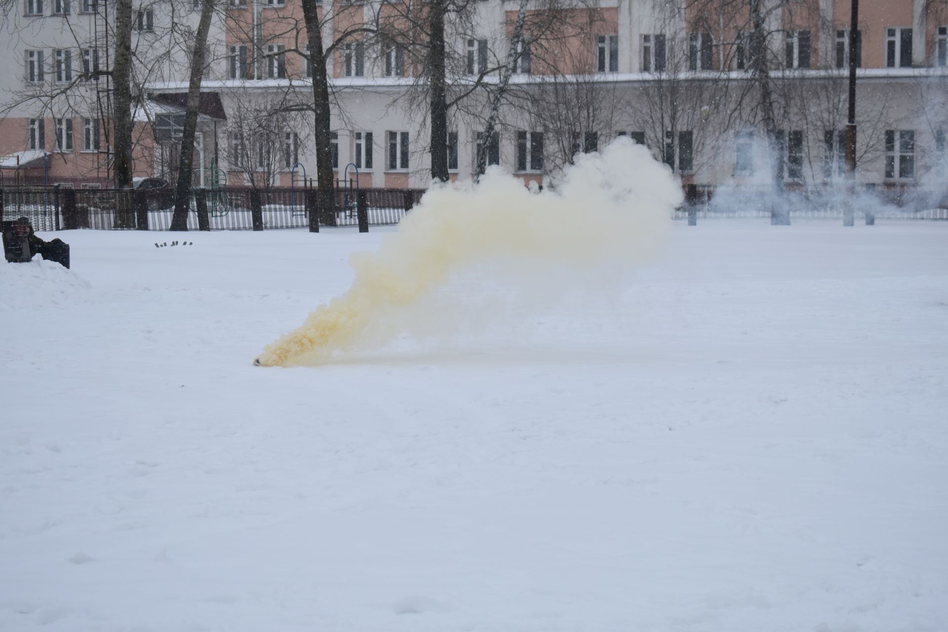 На центральном стадионе Болгара состоялась театрализованная военно-патриотическая постановка